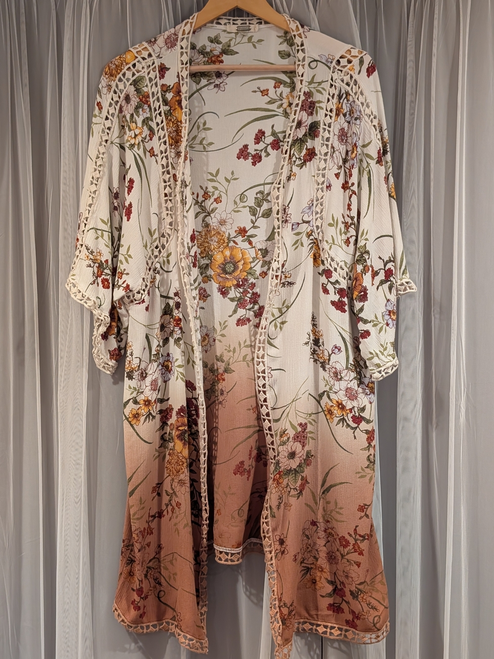 Floral Crochet Trim Kimono by Gimmicks from Buckle, Size L